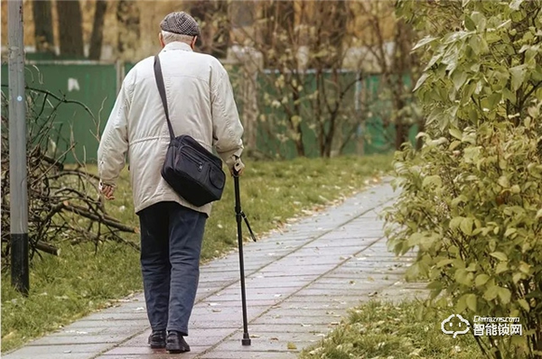 扬子智能锁‖老龄化时代，如何为家中老人选一把好的智能锁？